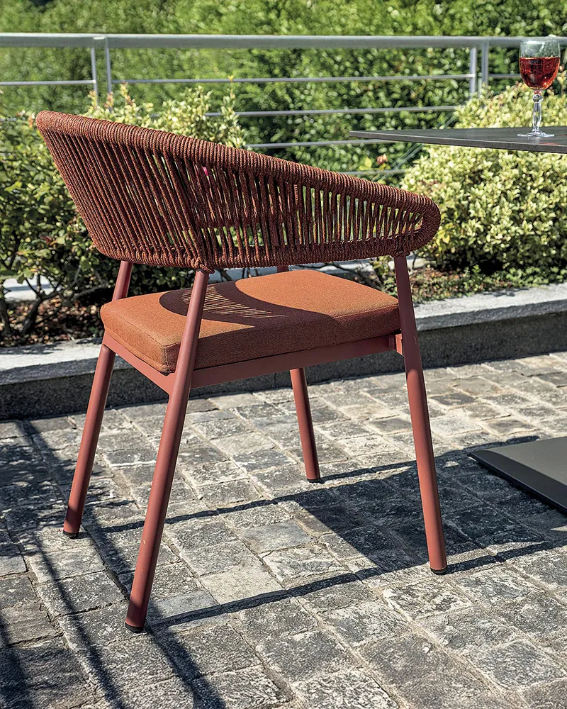 sedia-rosa_ambientata-2